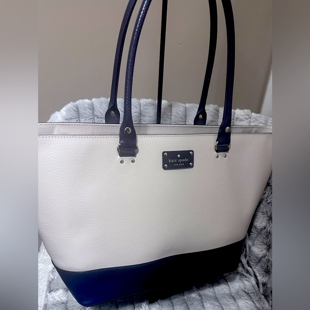 Kate Spade Brand New never used no tags Kate Spade very large tote bag